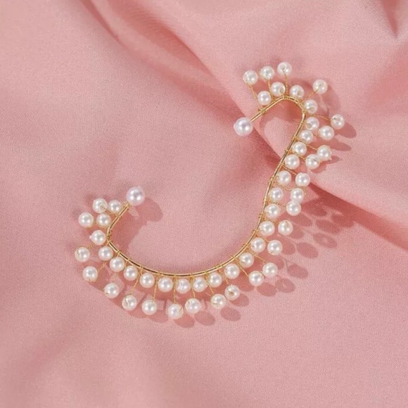 ✨✨Gold Pearl Ear Cuff (1)✨✨✨ - Picture 4 of 6